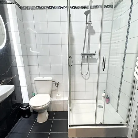 White House 3 * Varšava